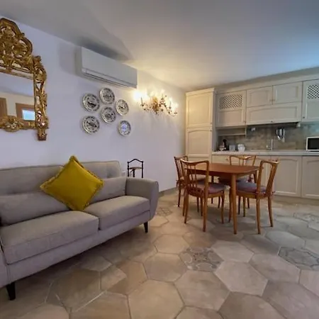 Apartment Charming House *