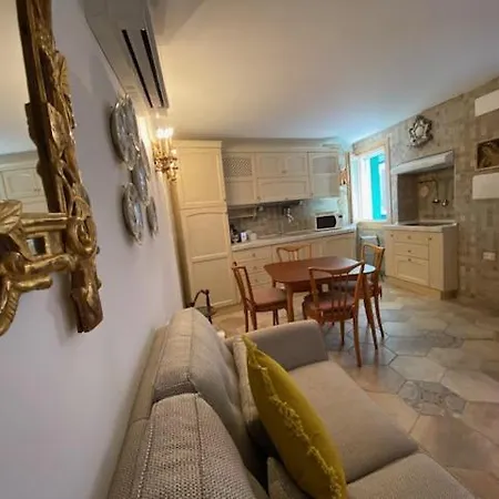 Apartment Charming House *